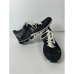 On Running Cloudflow Sneakers women's sz 10
